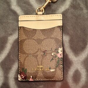 NWOT Coach Tan and Cream Floral Key Card Holder